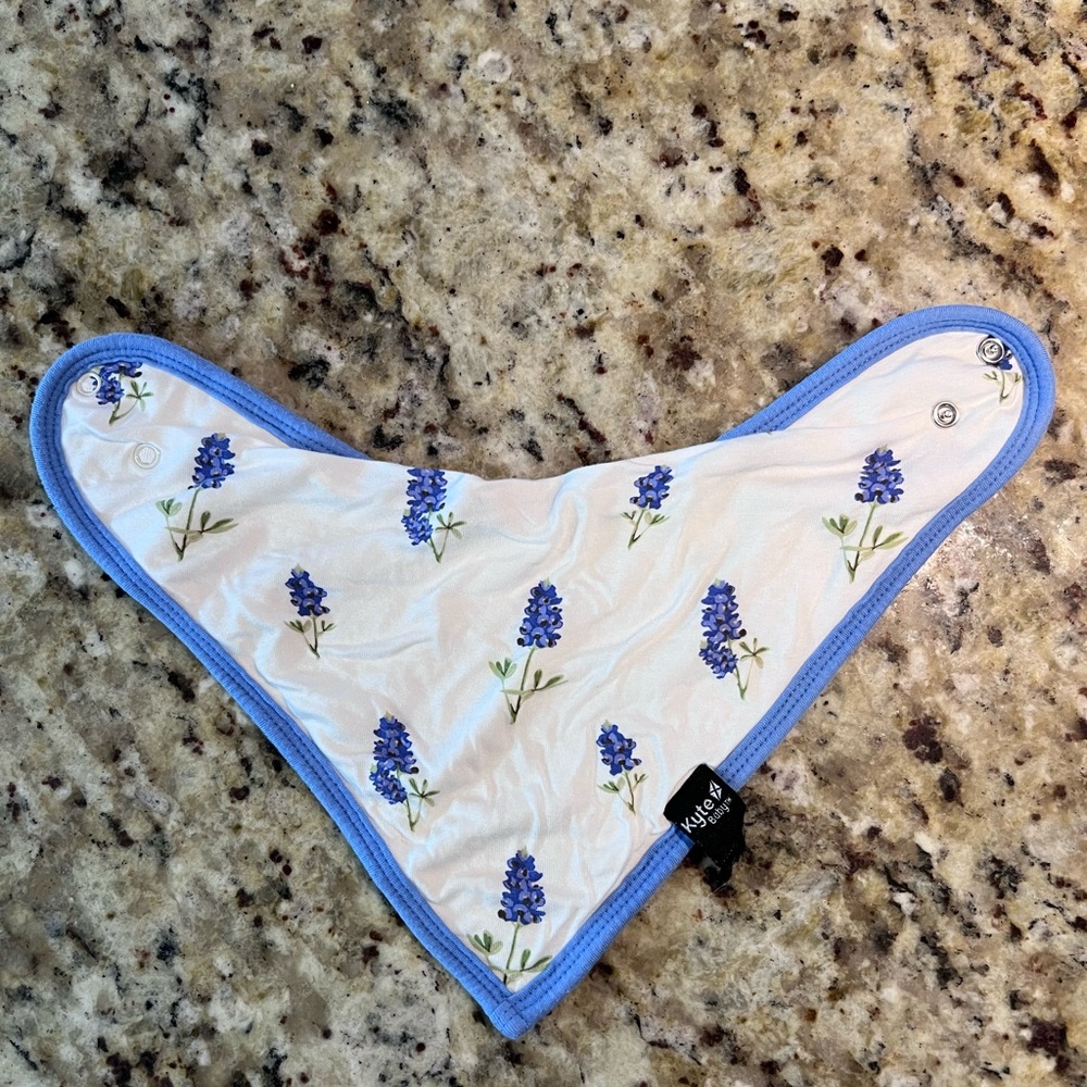 Kyte Baby Bluebonnet Bib